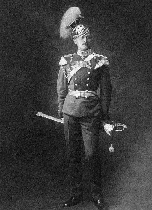 Framed Print : Baron Carl Gustaf Emil Mannerheim (1867-1951), 1910s Framed Print : Baron Carl Gustaf Emil Mannerheim (1867-1951), 1910s