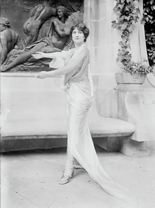 Framed Print : Baroness de Guestre, 1913. Creator: Bain News Service Framed Print : Baroness de Guestre, 1913. Creator: Bain News Service