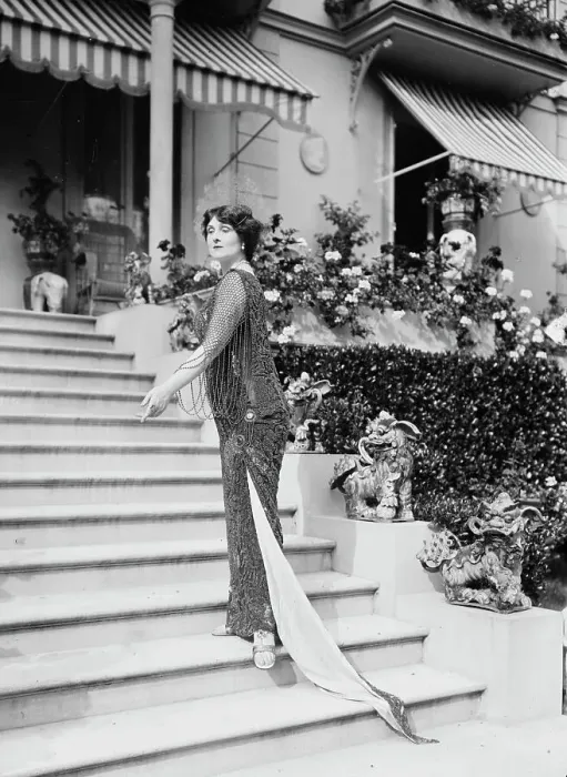Framed Print : Baroness de Guestre, between c1910 and c1915. Creator: Bain News Service Framed Print : Baroness de Guestre, between c1910 and c1915. Creator: Bain News Service