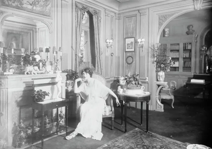 Framed Print : Baroness de Guestre [in home], between c1910 and c1915. Creator: Bain News Service