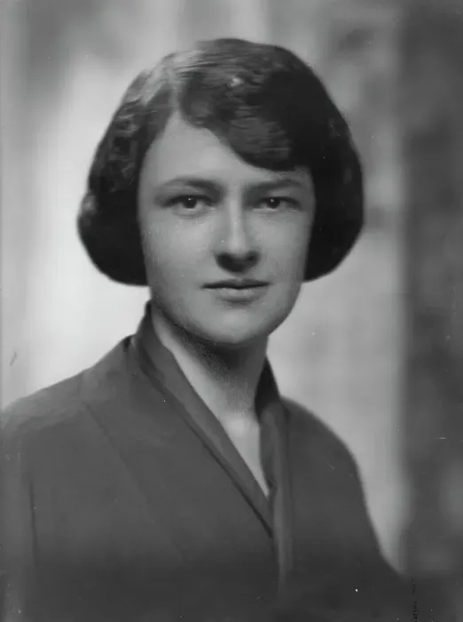 Framed Print : Barrett, Hinman, Mrs. portrait photograph, 1917 June 19. Creator: Arnold Genthe Framed Print : Barrett, Hinman, Mrs. portrait photograph, 1917 June 19. Creator: Arnold Genthe