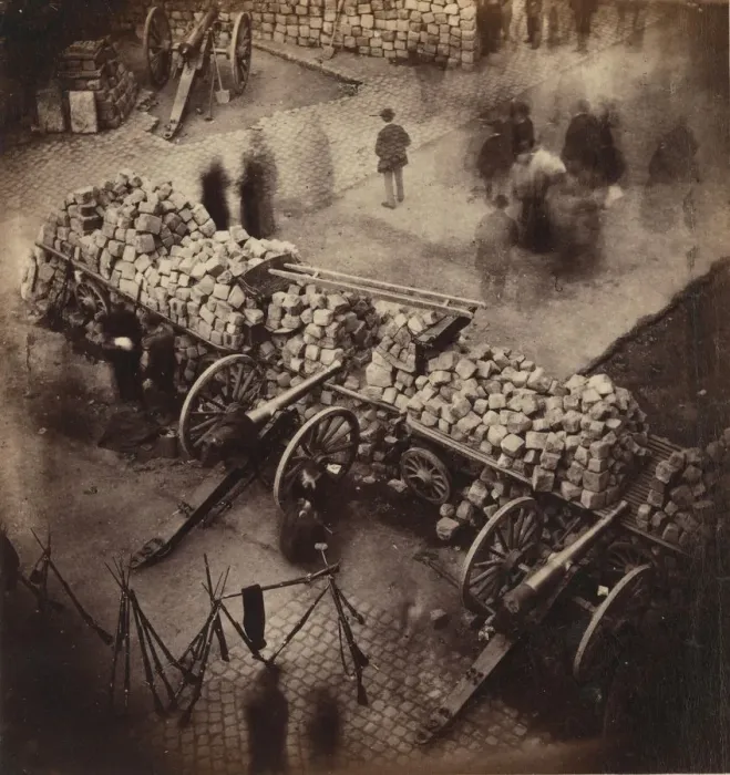 Framed Print : Barricades de la Commune, avril 71. Coin de la place Hotel de Ville & Framed Print : Barricades de la Commune, avril 71. Coin de la place Hotel de Ville &