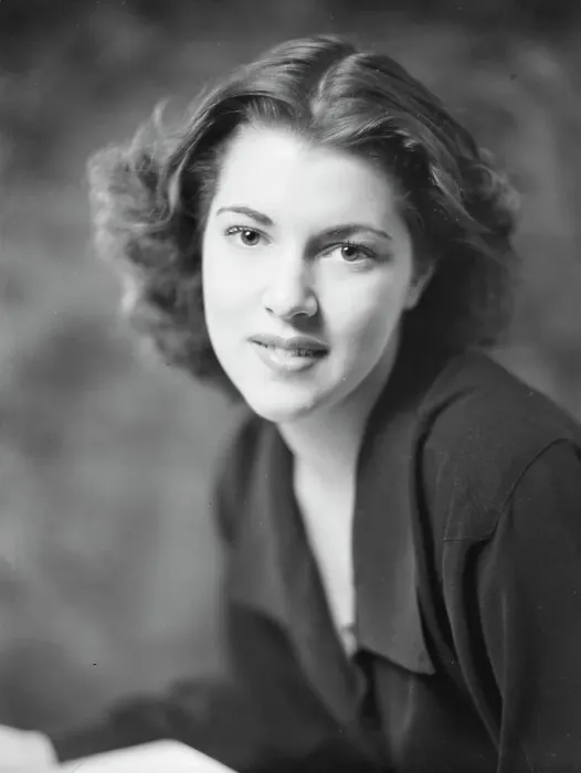Framed Print : Barrymore, Diana, portrait photograph, 1941 Dec. 12. Creator: Arnold Genthe