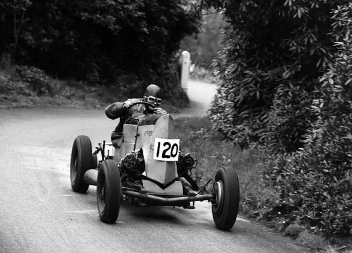 Framed Print : Basil Davenport driving a GN Spider Special at the Wiscombe Park Hill, Climb, Devon Framed Print : Basil Davenport driving a GN Spider Special at the Wiscombe Park Hill, Climb, Devon