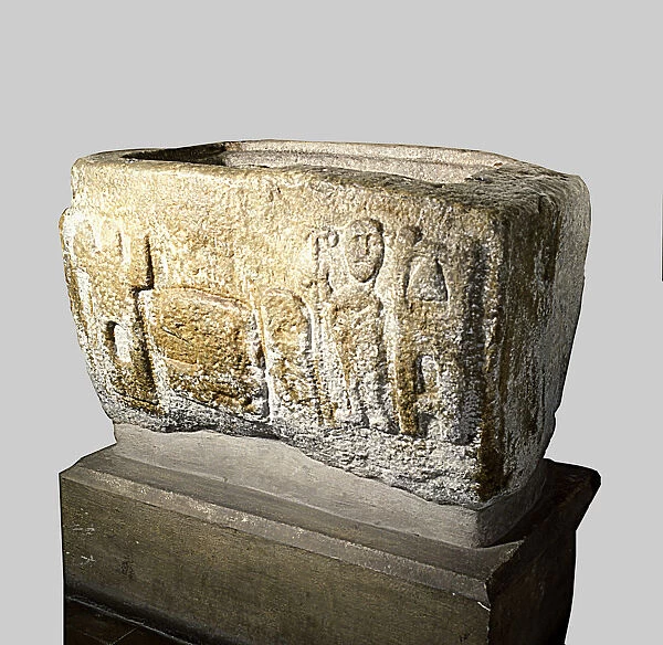 Basin for oil in marble, with the decoration of an abbot, from Escalo, Pallars Sobirà