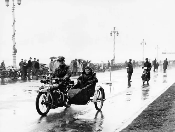Framed Print : A Bat motorbike and sidecar taking part in the Pioneer Run, Brighton, 1913 Framed Print : A Bat motorbike and sidecar taking part in the Pioneer Run, Brighton, 1913