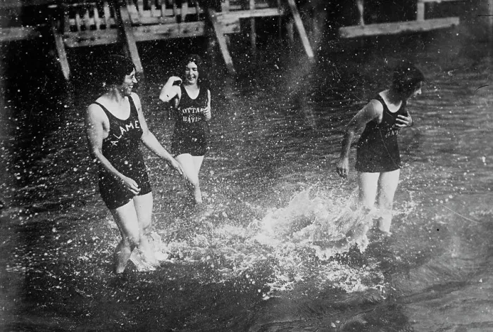 Framed Print : Bathers at Alameda, between c1910 and c1915. Creator: Bain News Service Framed Print : Bathers at Alameda, between c1910 and c1915. Creator: Bain News Service