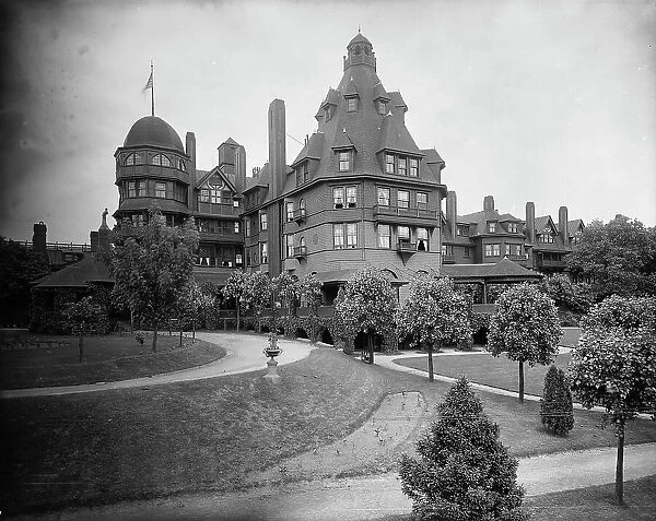 Battery Park Hotel, Asheville, N.C. c1902. Creator: William H. Jackson