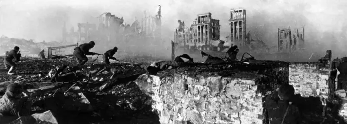 Framed Print : The Battle of Stalingrad, 1943 Framed Print : The Battle of Stalingrad, 1943