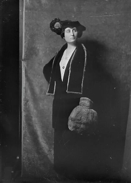 Bauman, E.F. Mrs. portrait photograph, not before 1916. Creator: Arnold Genthe