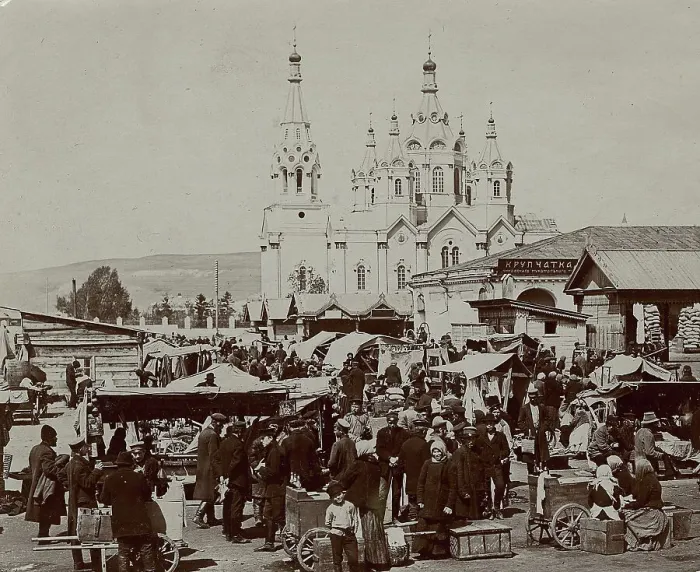 Framed Print : Bazaar in Krasnoyarsk, 1910. Creator: Unknown Framed Print : Bazaar in Krasnoyarsk, 1910. Creator: Unknown