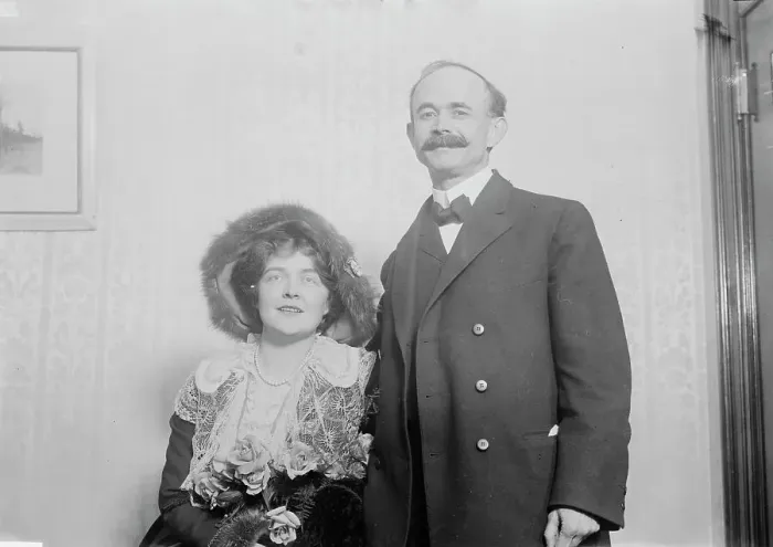Framed Print : B.B. Lindsey and wife, between c1910 and c1915. Creator: Bain News Service Framed Print : B.B. Lindsey and wife, between c1910 and c1915. Creator: Bain News Service