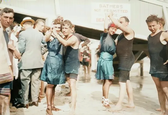 Framed Print : Beach Tango, Brighton, between c1910 and c1915. Creator: Bain News Service Framed Print : Beach Tango, Brighton, between c1910 and c1915. Creator: Bain News Service