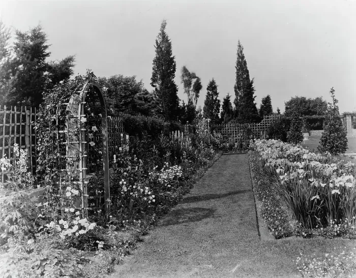 Framed Print : Beacon Hill House, Arthur Curtiss James house, Newport, Rhode Island. 1917. Creator: Frances Benjamin Johnston. Beacon Hill House, Arthur Curtiss James house, Newport, Rhode Island. 1917. Creator: Frances Benjamin Johnston