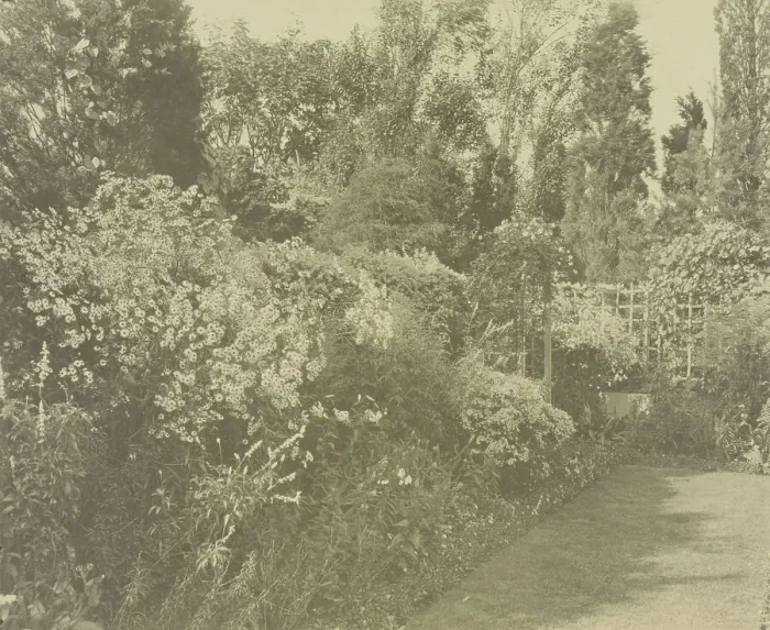 Framed Print : Beacon Hill House, Arthur Curtiss James house, Beacon Hill Road, Newport, Rhode Island. 1917. Creator: Frances Benjamin Johnston. Beacon Hill House, Arthur Curtiss James house, Beacon Hill Road, Newport, Rhode Island. 1917