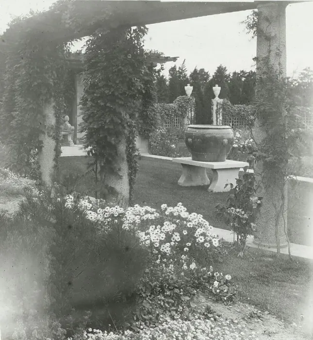 Framed Print : Beacon Hill House, Arthur Curtiss James house, Beacon Hill Road, Newport, Rhode Island, 1917. Creator: Frances Benjamin Johnston. Beacon Hill House, Arthur Curtiss James house, Beacon Hill Road, Newport, Rhode Island, 1917