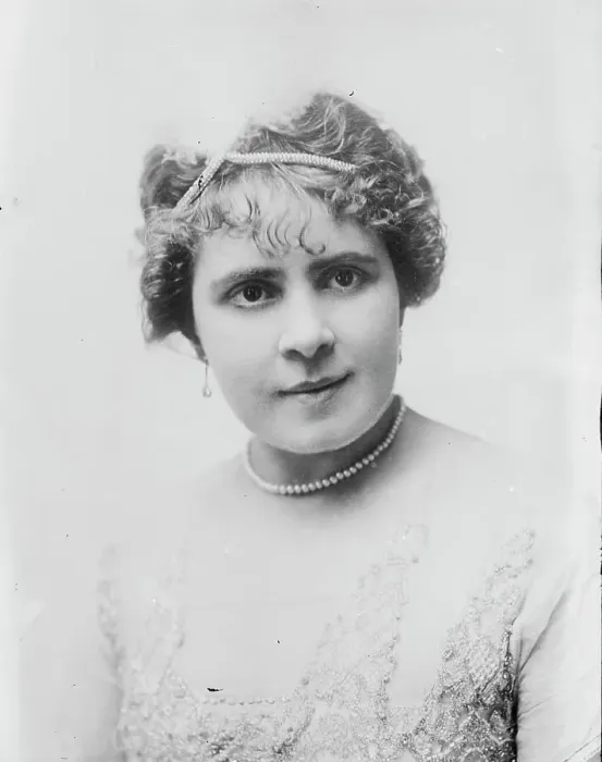 Framed Print : Beatrice La Palme, between c1910 and c1915. Creator: Bain News Service Framed Print : Beatrice La Palme, between c1910 and c1915. Creator: Bain News Service