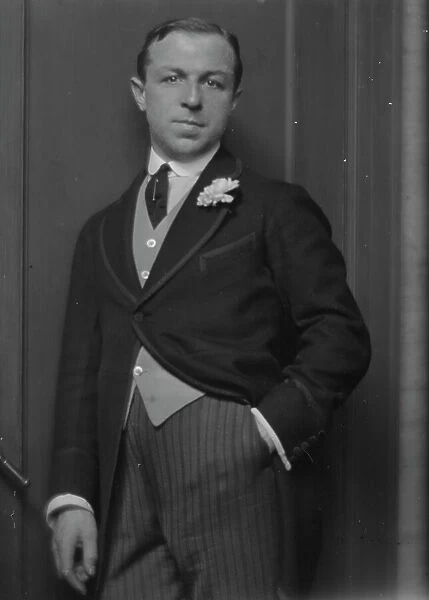 Beaufort, Count de, portrait photograph, 1914 Mar. 24. Creator: Arnold Genthe