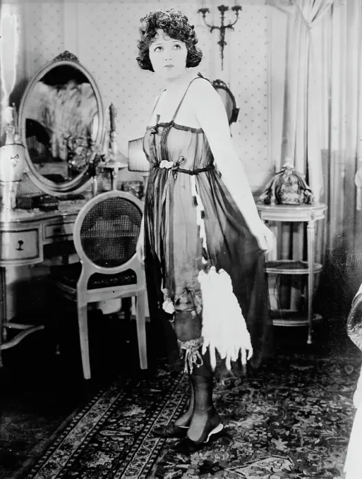 Framed Print : Bebe Daniels, between c1915 and c1920. Creator: Bain News Service Framed Print : Bebe Daniels, between c1915 and c1920. Creator: Bain News Service