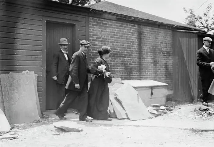 Framed Print : Becky Edelson [i.e. Edelsohn] taken from jail, 1914. Creator: Bain News Service