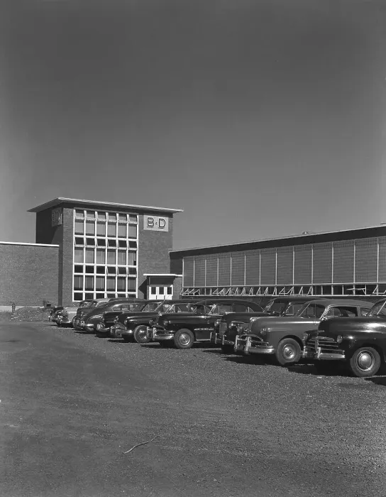 Framed Print : Becton Dickinson, East Rutherford, New Jersey, 1952. Creator: Gottscho-Schleisner, Inc Framed Print : Becton Dickinson, East Rutherford, New Jersey, 1952. Creator: Gottscho-Schleisner, Inc