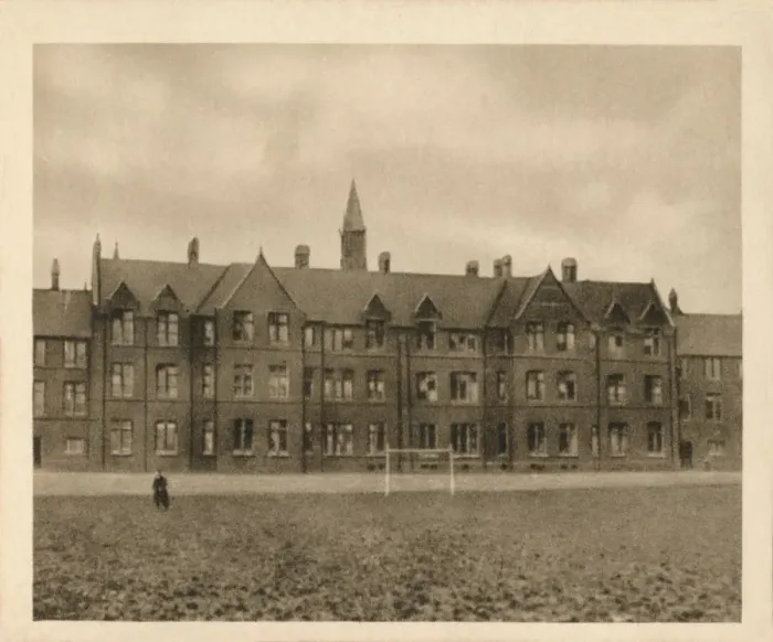 Framed Print : Bedford School, 1923 Framed Print : Bedford School, 1923