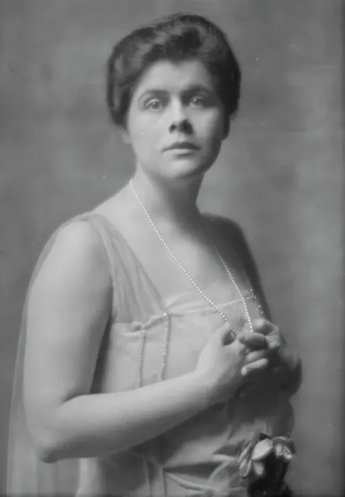 Framed Print : Beecher, Janet, Miss, portrait photograph, 1915 Mar. 1. Creator: Arnold Genthe Framed Print : Beecher, Janet, Miss, portrait photograph, 1915 Mar. 1. Creator: Arnold Genthe