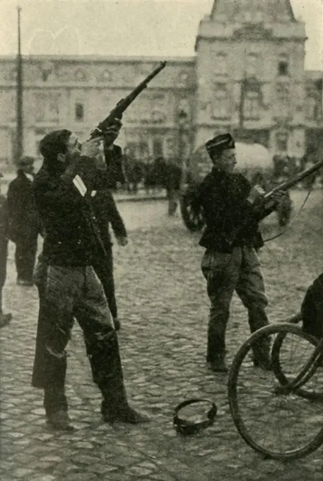 Framed Print : Belgian military cyclists shooting at a German plane, First World War, 1914-1918, (c1920)