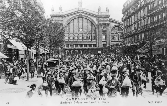 Framed Print : Belgians arriving in Paris, 1914 Framed Print : Belgians arriving in Paris, 1914