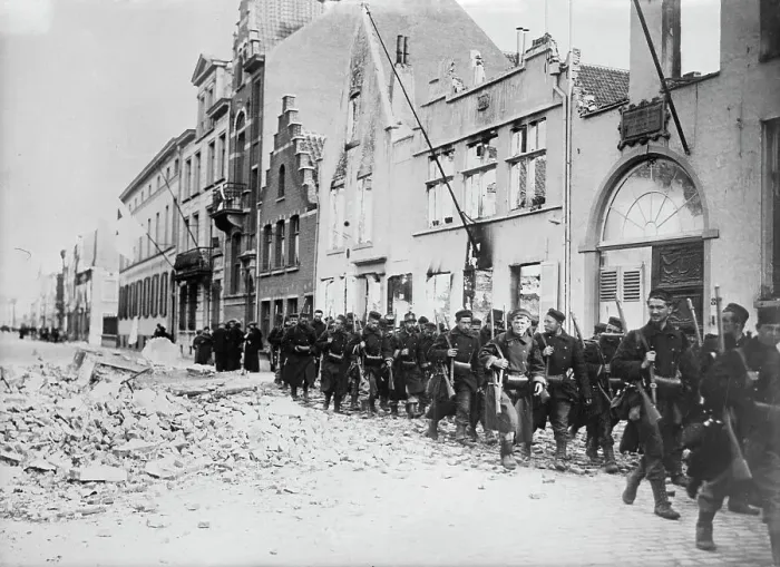 Framed Print : Belgians re-enter Termonde, between c1914 and c1915. Creator: Bain News Service Framed Print : Belgians re-enter Termonde, between c1914 and c1915. Creator: Bain News Service