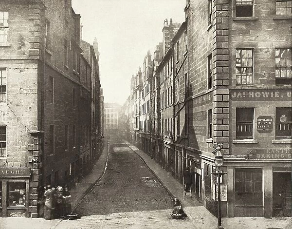 Bell Street From High Street (#14), Printed 1900. Creator: Thomas Annan