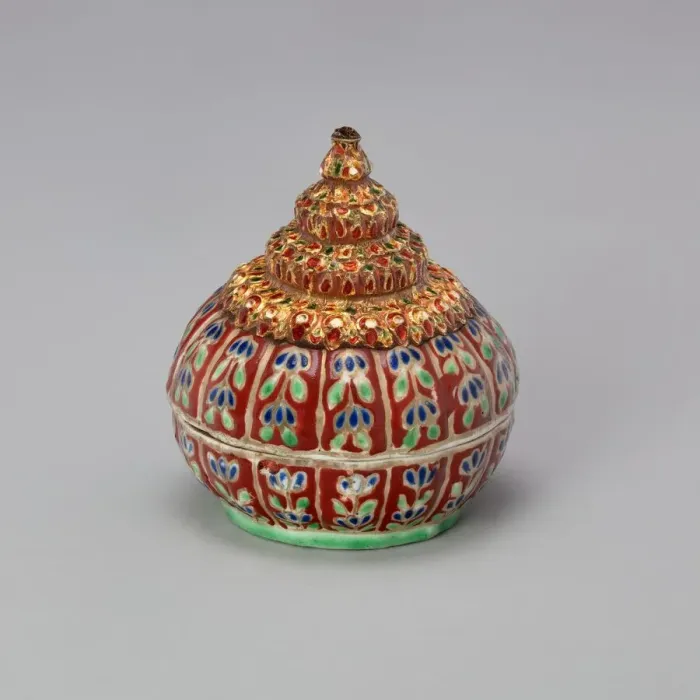 Framed Print : Bencharong (Five-Colored) Ware Miniature Jar with Tiered Cover, 19th century Framed Print : Bencharong (Five-Colored) Ware Miniature Jar with Tiered Cover, 19th century