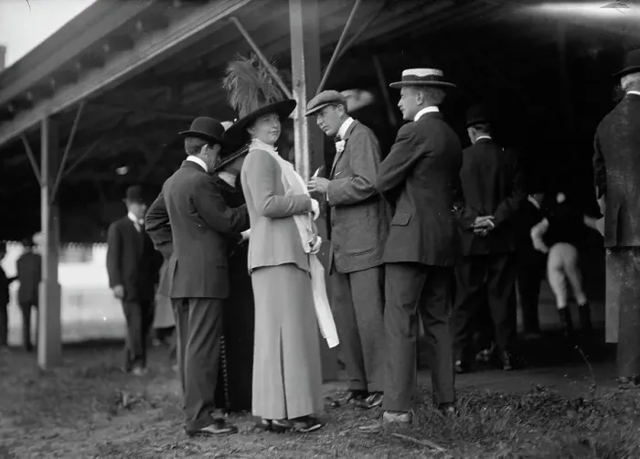 Framed Print : Benning Races. Miss Helen Taft, 1912. Creator: Harris & Ewing. Benning Races. Miss Helen Taft, 1912. Creator: Harris & Ewing Framed Print : Benning Races. Miss Helen Taft, 1912. Creator: Harris & Ewing. Benning Races. Miss Helen Taft, 1912. Creator: Harris & Ewing