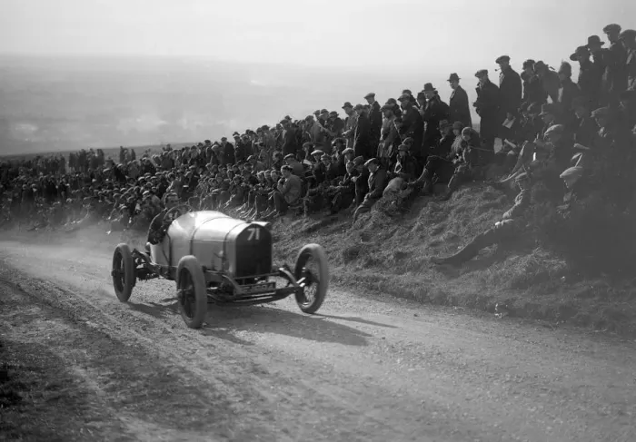 Framed Print : Bentley of Frank Clement competing in the Essex Motor Club Kop Hillclimb, Buckinghamshire, 1922
