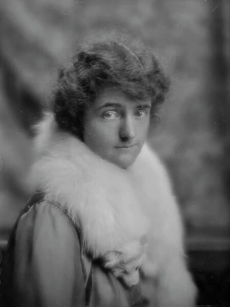 Benziger, Miss, portrait photograph, 1915. Creator: Arnold Genthe
