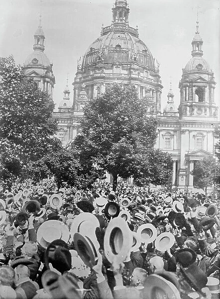 Berlin, cheering declaration of war, Aug 1914. Creator: Bain News Service