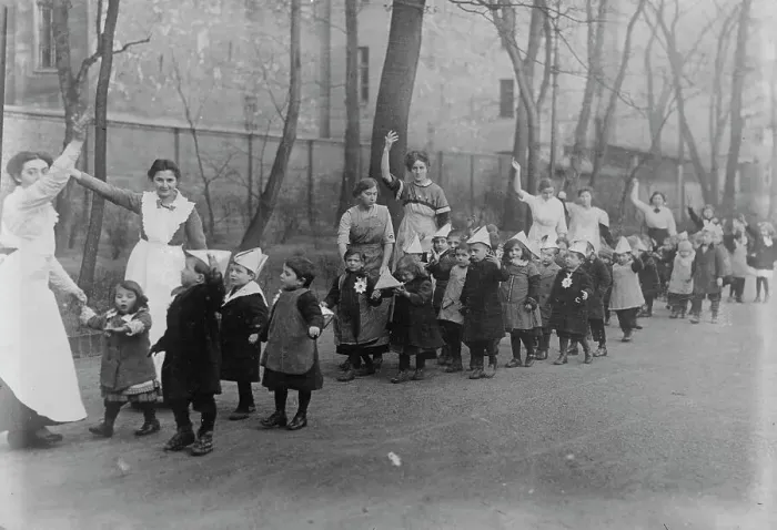 Framed Print : Berlin, Children of soldiers at front, between 1914 and c1915. Creator: Bain News Service Framed Print : Berlin, Children of soldiers at front, between 1914 and c1915. Creator: Bain News Service