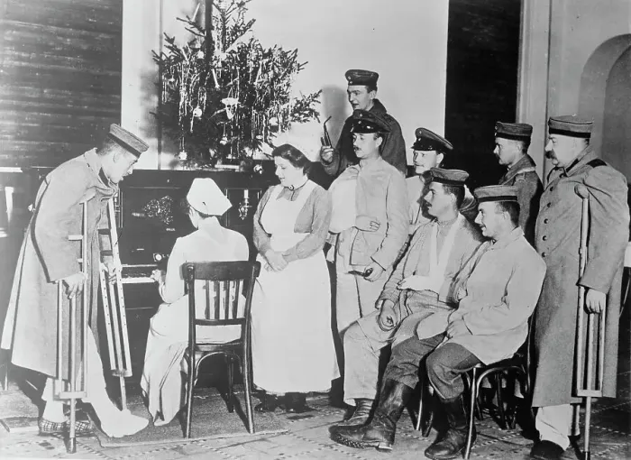 Framed Print : Berlin, Christmas in soldier's hospital, between 1914 and c1915. Creator: Bain News Service Framed Print : Berlin, Christmas in soldier's hospital, between 1914 and c1915. Creator: Bain News Service