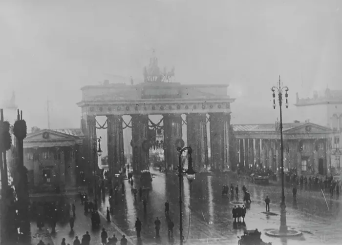 Framed Print : Berlin riots, Jan. 1919, 1919. Creator: Bain News Service Framed Print : Berlin riots, Jan. 1919, 1919. Creator: Bain News Service