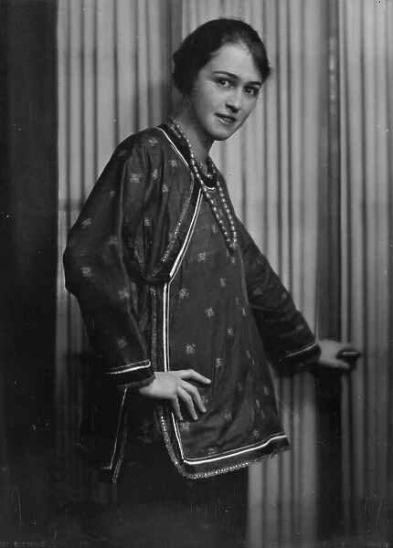 Beyer, Charlotte, Miss, portrait photograph, 1917 Apr. 10. Creator: Arnold Genthe