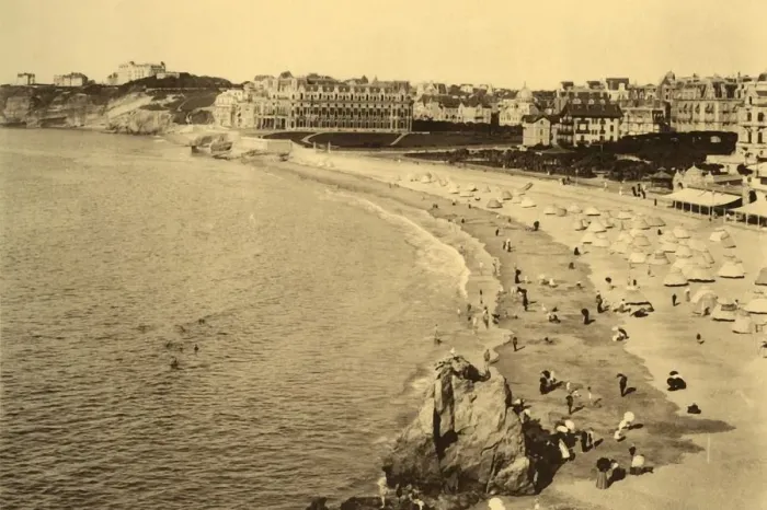 Framed Print : Biarritz - La Grande Plage, c1930. Creator: Unknown Framed Print : Biarritz - La Grande Plage, c1930. Creator: Unknown