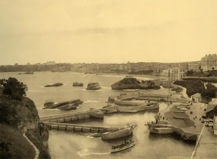 Framed Print : Biarritz - Le Port des Pecheurs, c1930. Creator: Unknown Framed Print : Biarritz - Le Port des Pecheurs, c1930. Creator: Unknown
