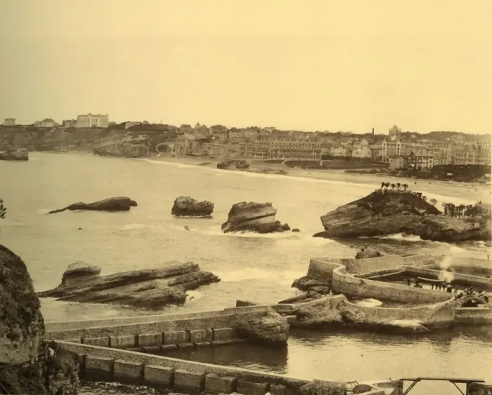 Framed Print : Biarritz - Vue d Ensemble prise de l Atalaye, c1930. Creator: Unknown Framed Print : Biarritz - Vue d Ensemble prise de l Atalaye, c1930. Creator: Unknown