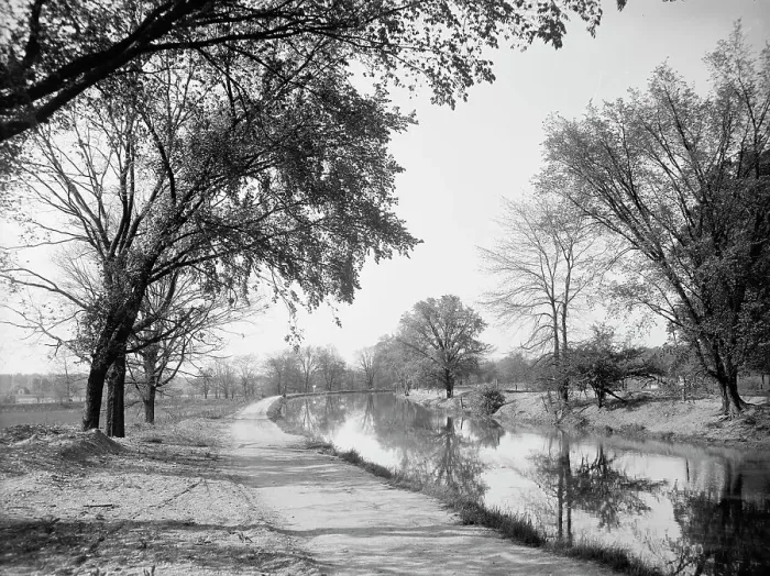 Framed Print : Bicycle path and canal, Indianapolis, Ind. between 1900 and 1910. Creator: Unknown Framed Print : Bicycle path and canal, Indianapolis, Ind. between 1900 and 1910. Creator: Unknown