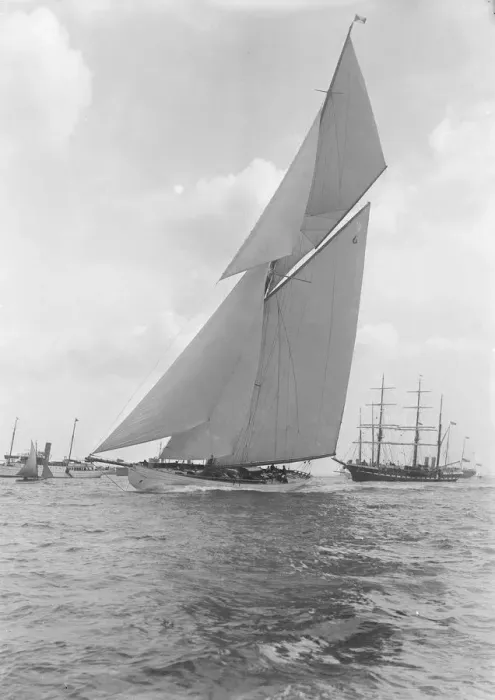 Framed Print : The Big Class, 186 ton sailing yacht Lulworth making good speed, 1924. Creator Framed Print : The Big Class, 186 ton sailing yacht Lulworth making good speed, 1924. Creator