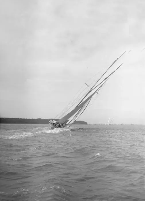 Framed Print : The Big Class White Heather II heeling in a good wind, 1911. Creator: Kirk & Sons of Cowes Framed Print : The Big Class White Heather II heeling in a good wind, 1911. Creator: Kirk & Sons of Cowes