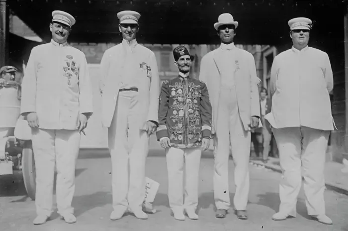 Framed Print : Biggest 4 Shriners at Rochester (end to end they are 26 ft. 1 in.), between c1910 and c1915. Creator: Bain News Service Framed Print : Biggest 4 Shriners at Rochester (end to end they are 26 ft. 1 in.), between c1910 and c1915. Creator: Bain News Service