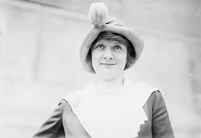 Framed Print : Billie Burke, between c1910 and c1915. Creator: Bain News Service Framed Print : Billie Burke, between c1910 and c1915. Creator: Bain News Service