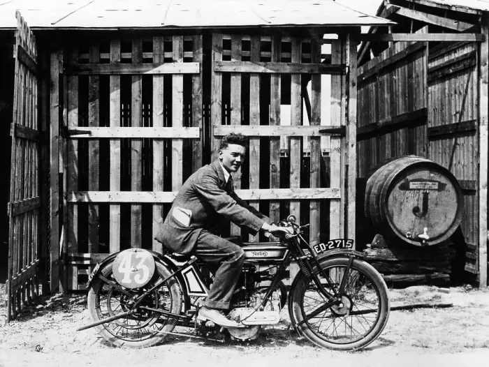Framed Print : Billy Hollowell on a Norton OHV motorbike, 1922 Framed Print : Billy Hollowell on a Norton OHV motorbike, 1922