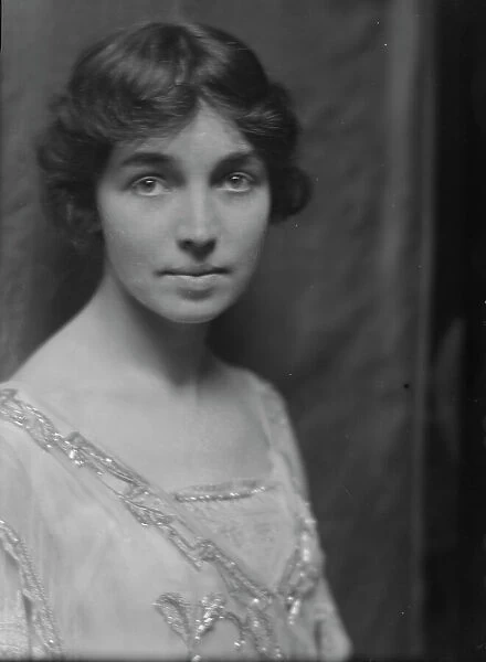 Birmingham, Alma, Miss, portrait photograph, 1914 Jan. 10. Creator: Arnold Genthe